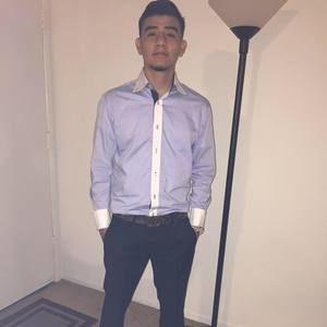 Meet your Posher, Cesar